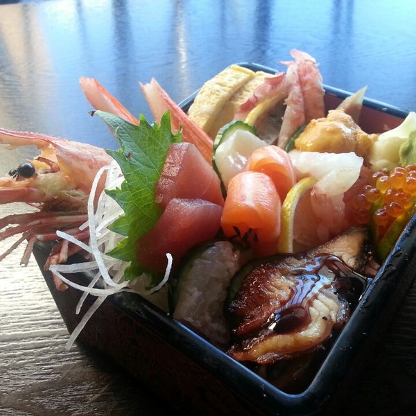 Foto tirada no(a) Mizuki Japanese Cuisine &amp; Sushi por G Z. em 5/9/2014