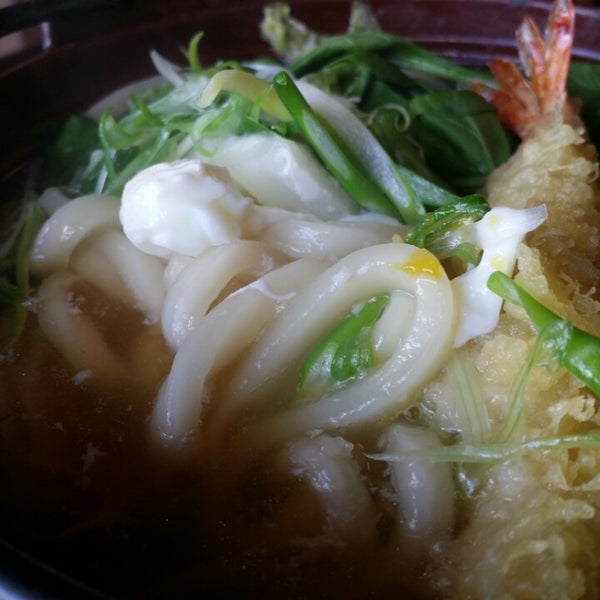 รูปภาพถ่ายที่ Mizuki Japanese Cuisine &amp; Sushi โดย G Z. เมื่อ 4/16/2014
