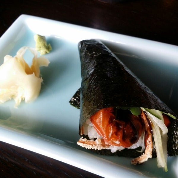 Foto tirada no(a) Mizuki Japanese Cuisine &amp; Sushi por G Z. em 4/16/2014