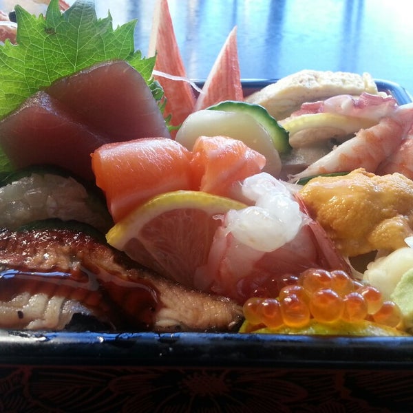 รูปภาพถ่ายที่ Mizuki Japanese Cuisine &amp; Sushi โดย G Z. เมื่อ 5/9/2014