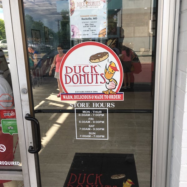 6/25/2017 tarihinde Walt F.ziyaretçi tarafından Duck Donuts'de çekilen fotoğraf