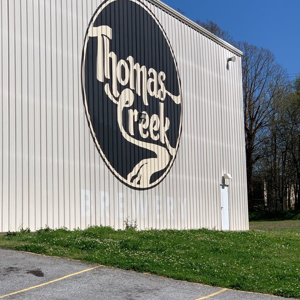 Foto tirada no(a) Thomas Creek Brewery por Walt F. em 3/29/2021