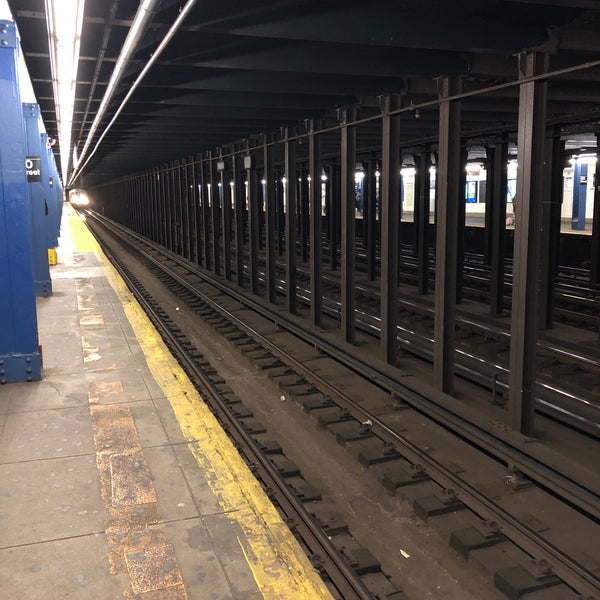 Das Foto wurde bei MTA Subway - 50th St (C/E) von Booie am 1/11/2019 aufgenommen