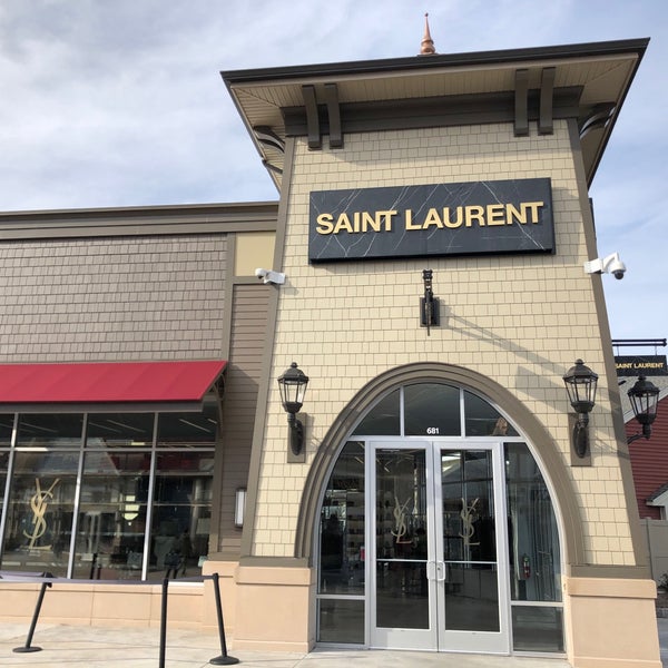 Yves Salomon outlet in Central Valley, New York - Woodbury Common