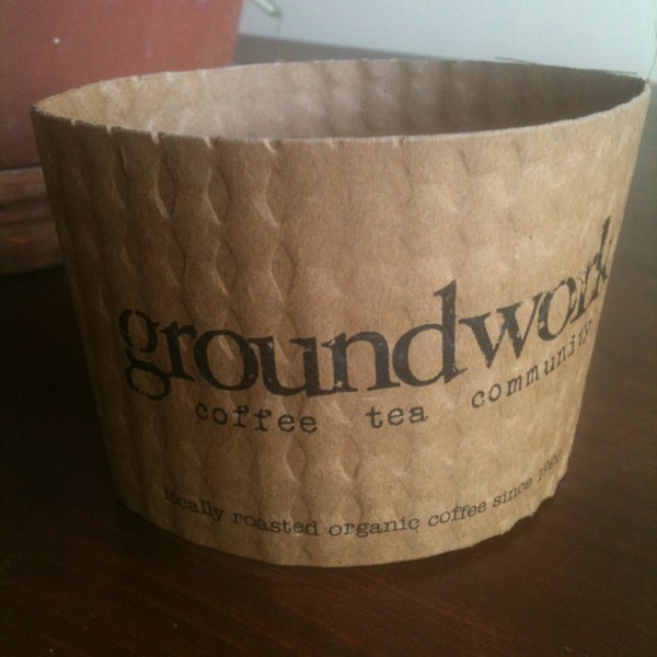 รูปภาพถ่ายที่ Groundwork Coffee โดย Tiffany E. เมื่อ 3/9/2013