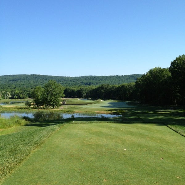 Foto tomada en Black Oak Golf Club  por Nicholas R. el 6/20/2013