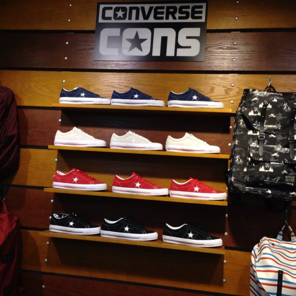 megamall converse