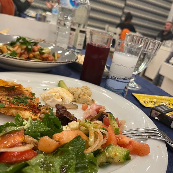 รูปภาพถ่ายที่ Lagos Balık Restaurant โดย 🕊 aHMetT 👻🐂💥💨 เมื่อ 1/25/2023