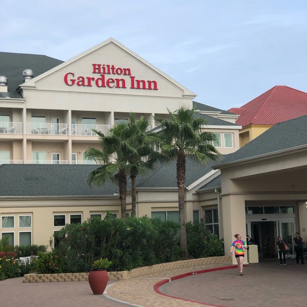Foto scattata a Hilton Garden Inn da Ryan W. il 8/1/2019