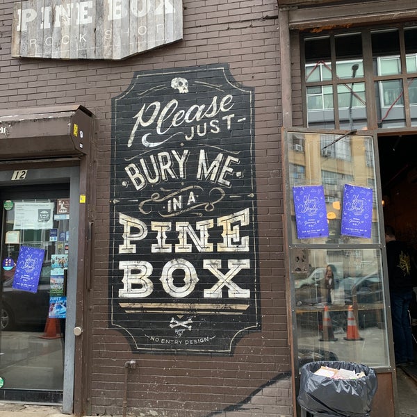 Photo prise au Pine Box Rock Shop par MellyCupcakez le1/11/2020