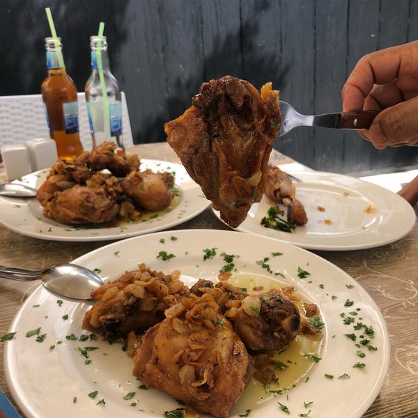 Foto diambil di Restaurante El Puente oleh Jackie D. pada 9/15/2019