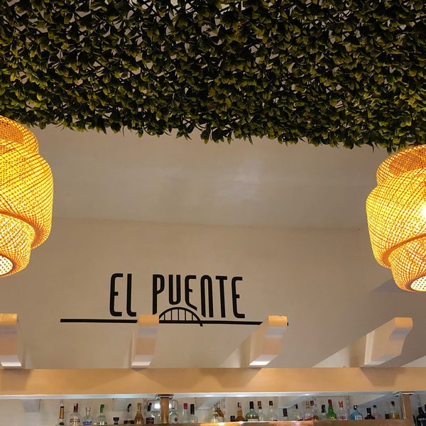 Foto diambil di Restaurante El Puente oleh Jackie D. pada 8/24/2020