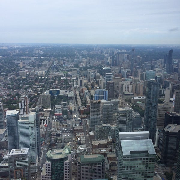 Das Foto wurde bei CN Tower von Carlos S. am 8/10/2015 aufgenommen