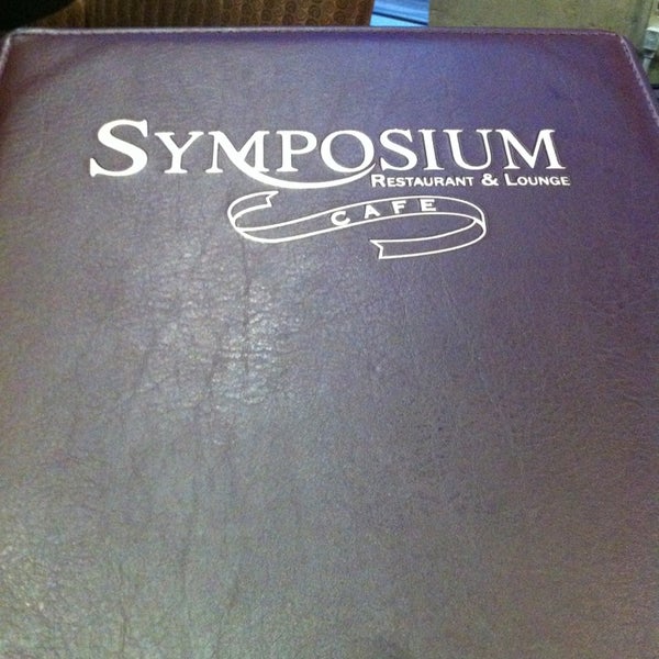 Das Foto wurde bei Symposium Cafe Restaurant Woodbridge von Justine R. am 3/20/2013 aufgenommen