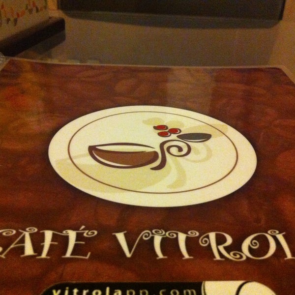 5/4/2013 tarihinde Samara O.ziyaretçi tarafından Café Vitrola'de çekilen fotoğraf