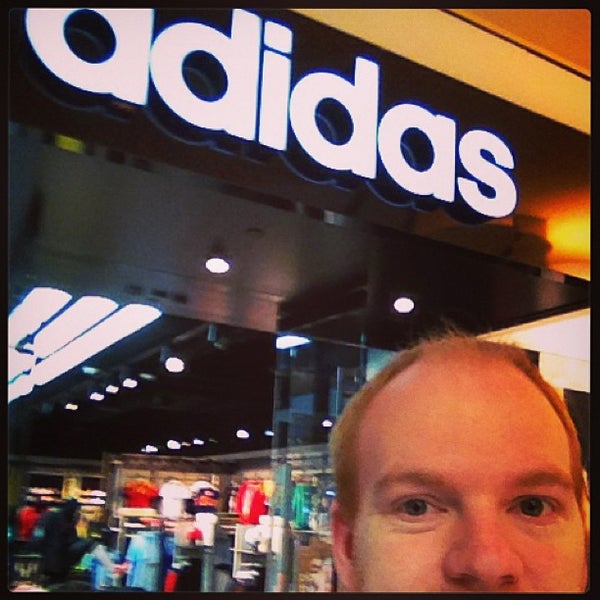 adidas queens mall