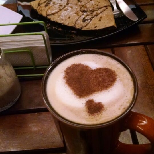 1/14/2015 tarihinde Diana C.ziyaretçi tarafından Shalalá Café'de çekilen fotoğraf