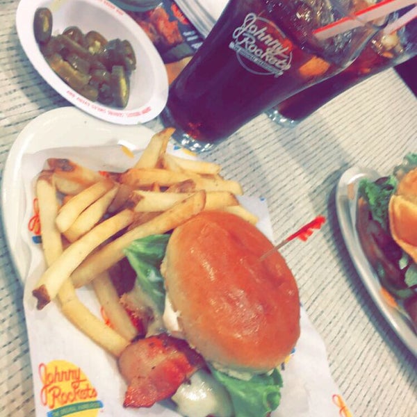 Johnny Rockets - Downtown Norfolk - Norfolk, VA