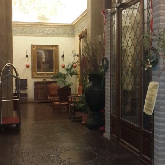 Снимок сделан в Castello Della Castelluccia Hotel Rome пользователем Svetlana T. 12/28/2013