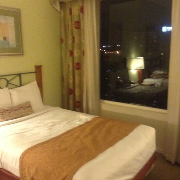 Foto diambil di Verdanza Hotel, a member of Summit Hotels &amp; Resorts oleh Flide C. pada 3/17/2013