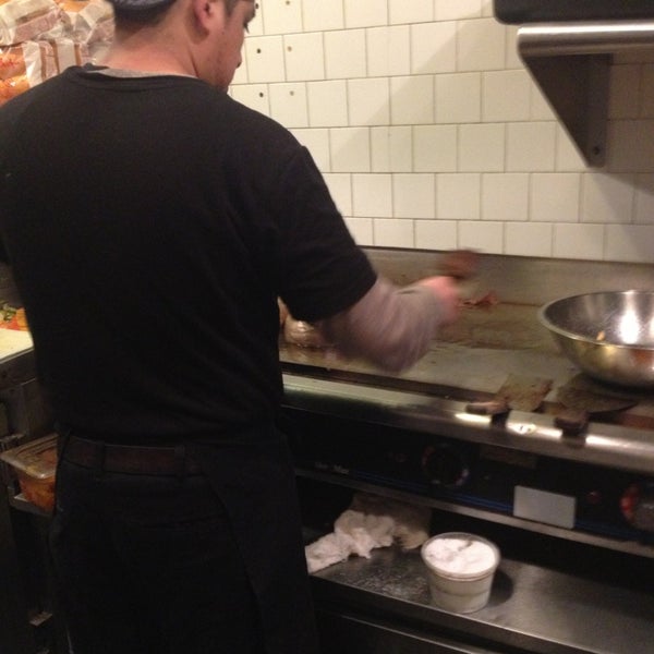 3/17/2013 tarihinde Michael H.ziyaretçi tarafından Mikey&#39;s Burger'de çekilen fotoğraf
