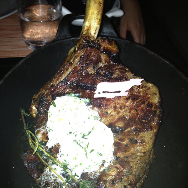 Das Foto wurde bei BLT Steak von Sam am 5/12/2013 aufgenommen