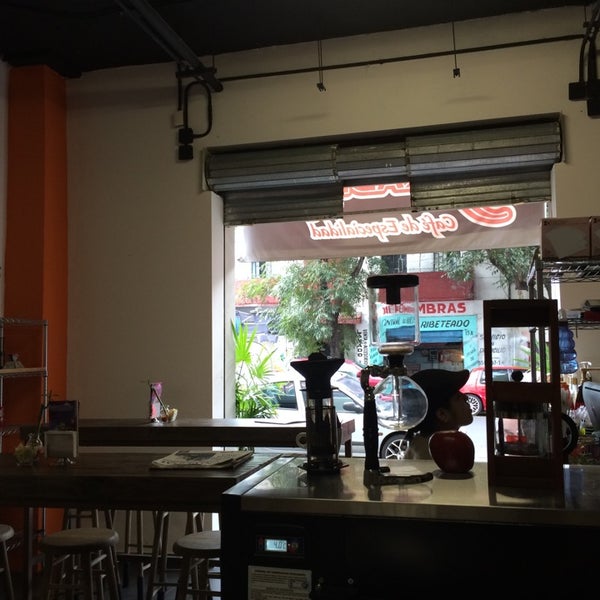 Foto diambil di Gradios Café Especialidad oleh Ixchelaby G. pada 5/14/2014