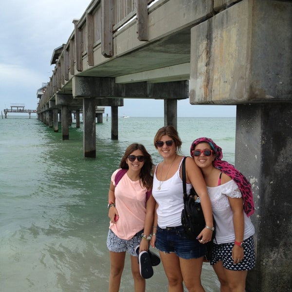 Photo taken at Crabby Bill&#39;s Clearwater Beach by Ellu on 3/17/2013