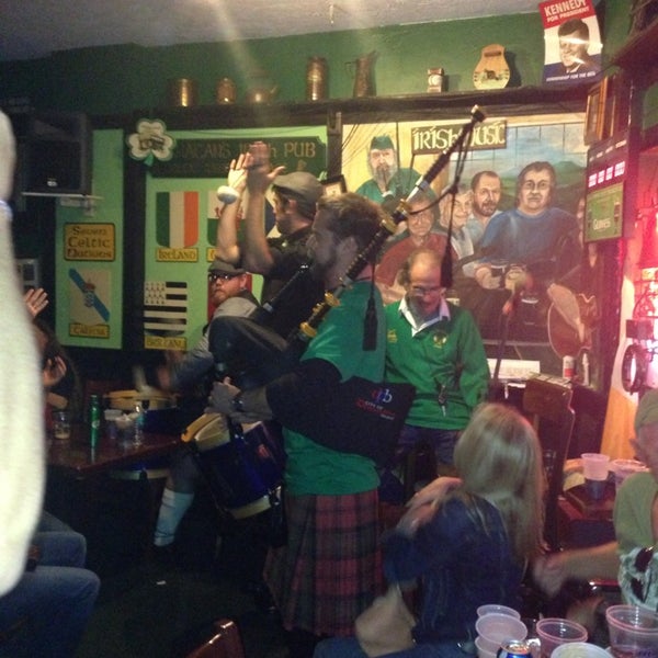 3/17/2013에 Anna M.님이 Flanagans Irish Pub에서 찍은 사진