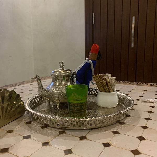 Das Foto wurde bei Menara Lounge &amp; Restaurant von Suliman am 10/16/2019 aufgenommen