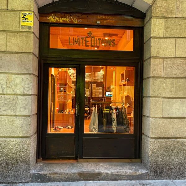 umoral Manøvre melodisk Photos at Limiteditions - Shoe Store in El Barri Gòtic
