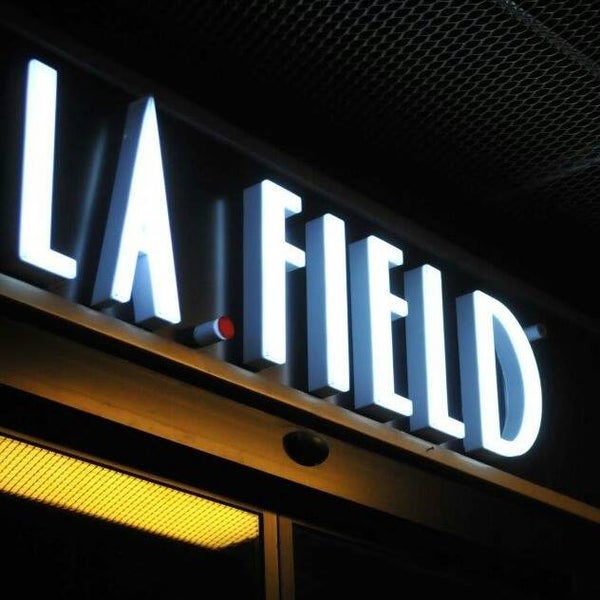 1/20/2014 tarihinde L.A. FIELD Cafe &amp; Bistroziyaretçi tarafından L.A. FIELD Cafe &amp; Bistro'de çekilen fotoğraf
