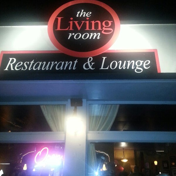 Photo taken at The Living Room on Main by Maria D. on 3/17/2013