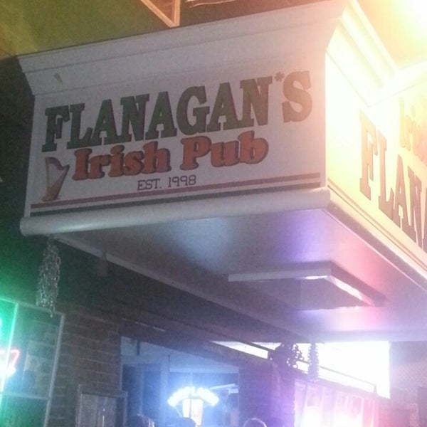 Photo taken at Flanagans Irish Pub by Maria D. on 3/17/2013