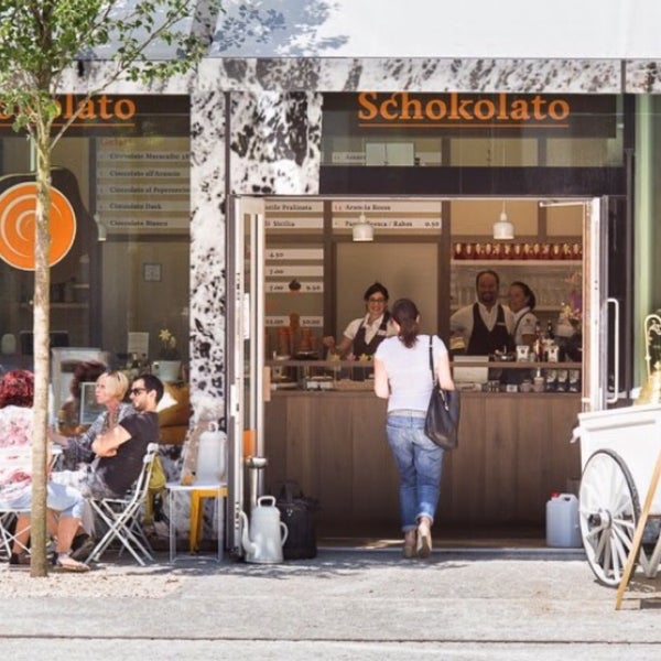 Very nice bar gelateria for great #gelato not far from #zurich! You'll also find decilicious hot chocolate, sorbet, cakes, drinks and a cute space to enjoy the real #italian #aperitivo! 😊😋