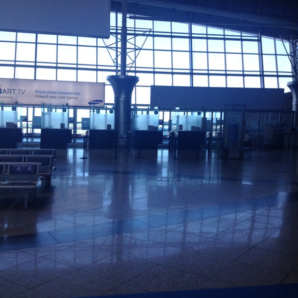 Das Foto wurde bei Almaty International Airport (ALA) von Eva D. am 6/1/2013 aufgenommen
