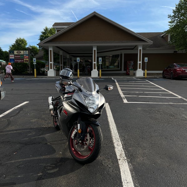 Westborough Service Plaza (Westbound) Westborough, MA