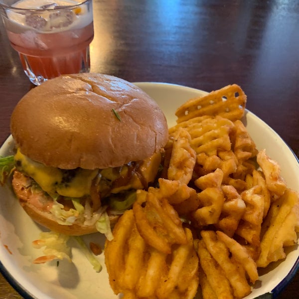 Photo taken at Otto&#39;s Burger by Maxim B. on 7/18/2020