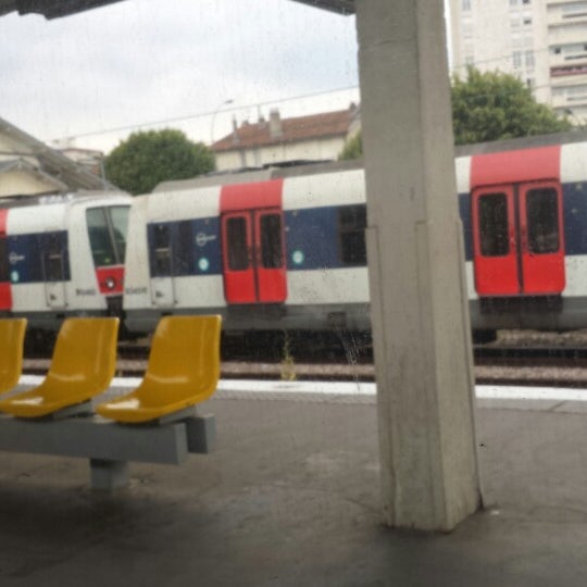 Photos at RER Robinson [B] - Avenue de la Gare