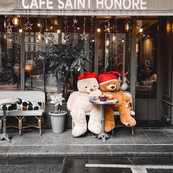 Photo taken at Café Saint-Honoré by Rayan A. on 12/3/2021