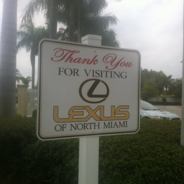 Das Foto wurde bei Lexus of North Miami von Ibrahim am 3/25/2013 aufgenommen