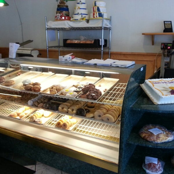 P. J. Murphy's Bakery (Now Closed) Macalester Groveland 11 tips