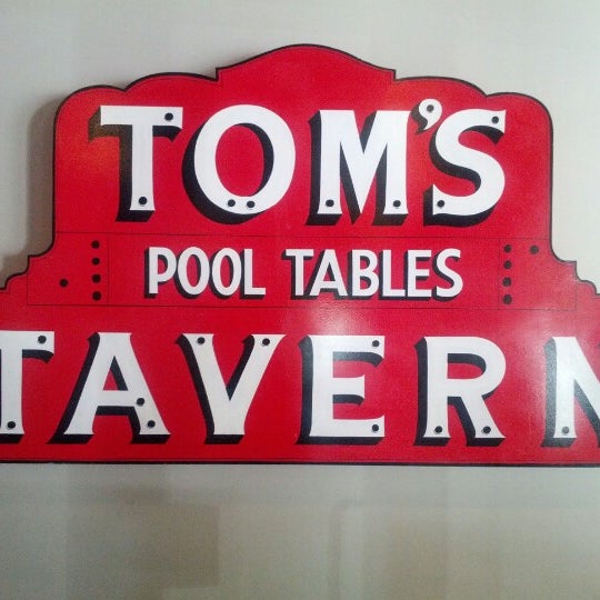 Снимок сделан в Tom&#39;s Tavern &amp; 1929 Grill пользователем Henry D. 10/20/2012