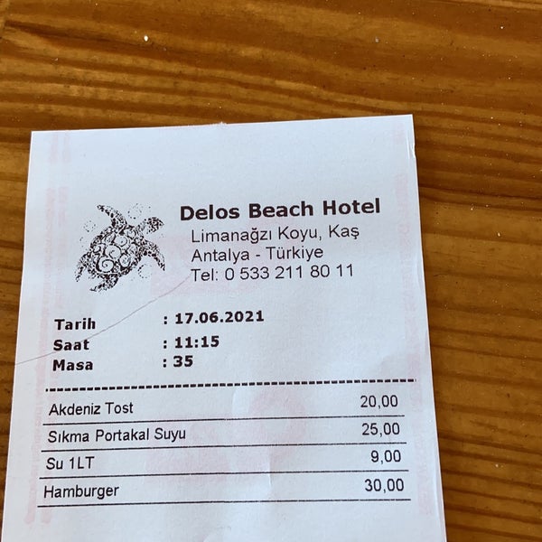 Foto tomada en Delos Beach  por Zeliş 🎈 el 6/17/2021