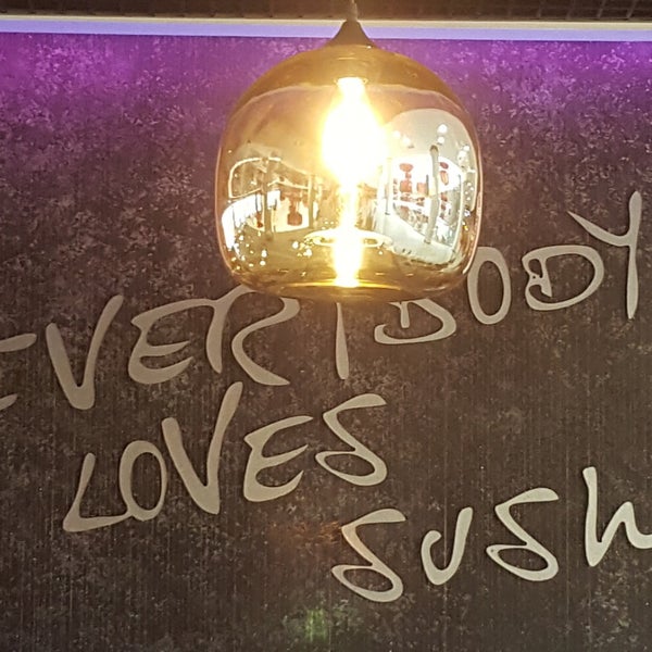 รูปภาพถ่ายที่ Суши 360 / Sushi 360 โดย ОкSana เมื่อ 4/19/2019