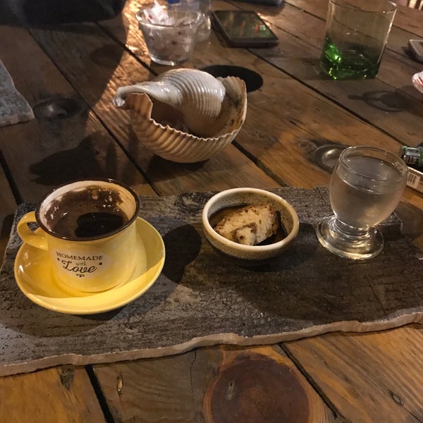 รูปภาพถ่ายที่ GökçeMadaM Sanatevi &amp;Cafe โดย 💕Meryem💕 เมื่อ 8/5/2017