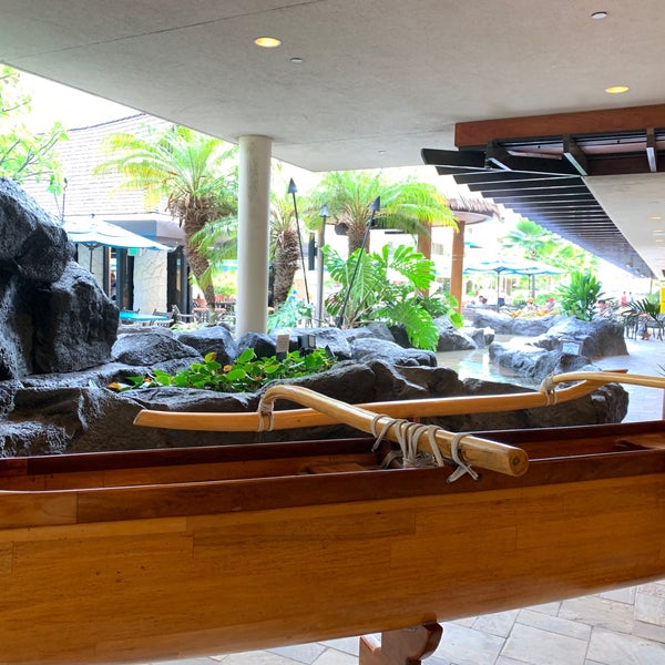 Photo taken at Outrigger Reef Waikiki Beach Resort by Elly v. on 9/22/2019