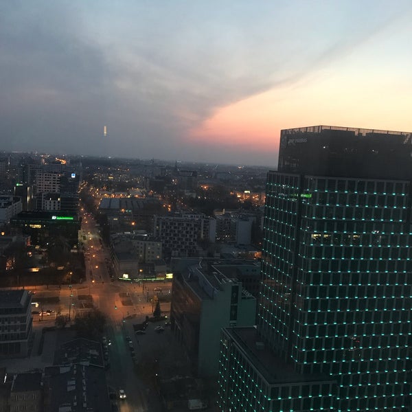 Das Foto wurde bei Hilton Warsaw City von The Doctor 🩺♌️ ♌. am 4/8/2019 aufgenommen