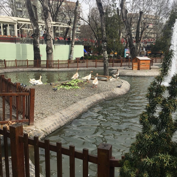 Foto diambil di Kuğulu Park oleh A C. pada 3/5/2018