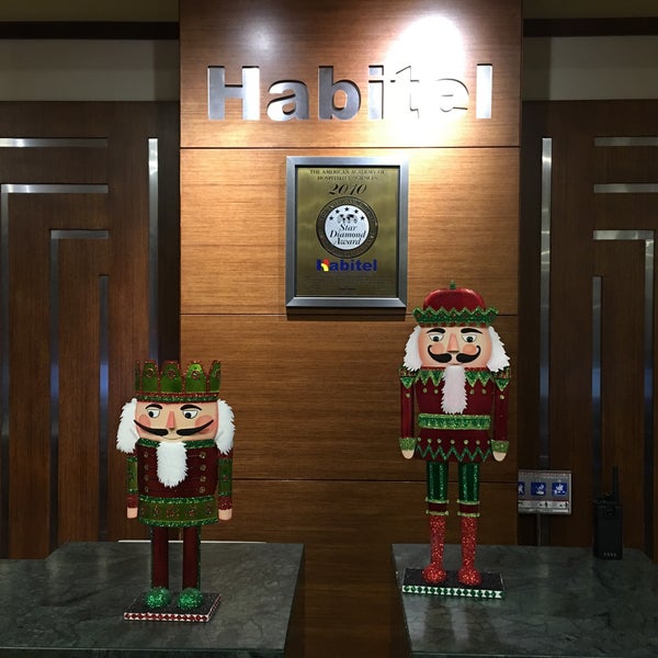 Foto scattata a Hotel Habitel da Klavdiia 🐱 il 12/8/2016